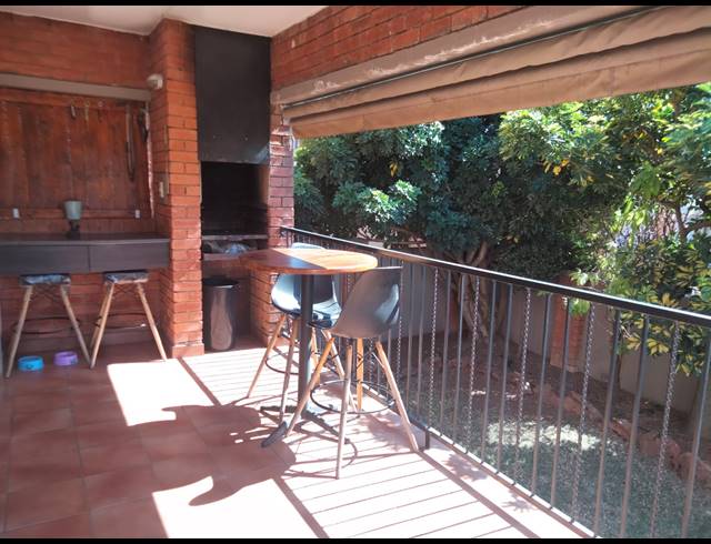 3 BEDROOM TOWNHOUSE FOR SALE IN SUNDOWNER